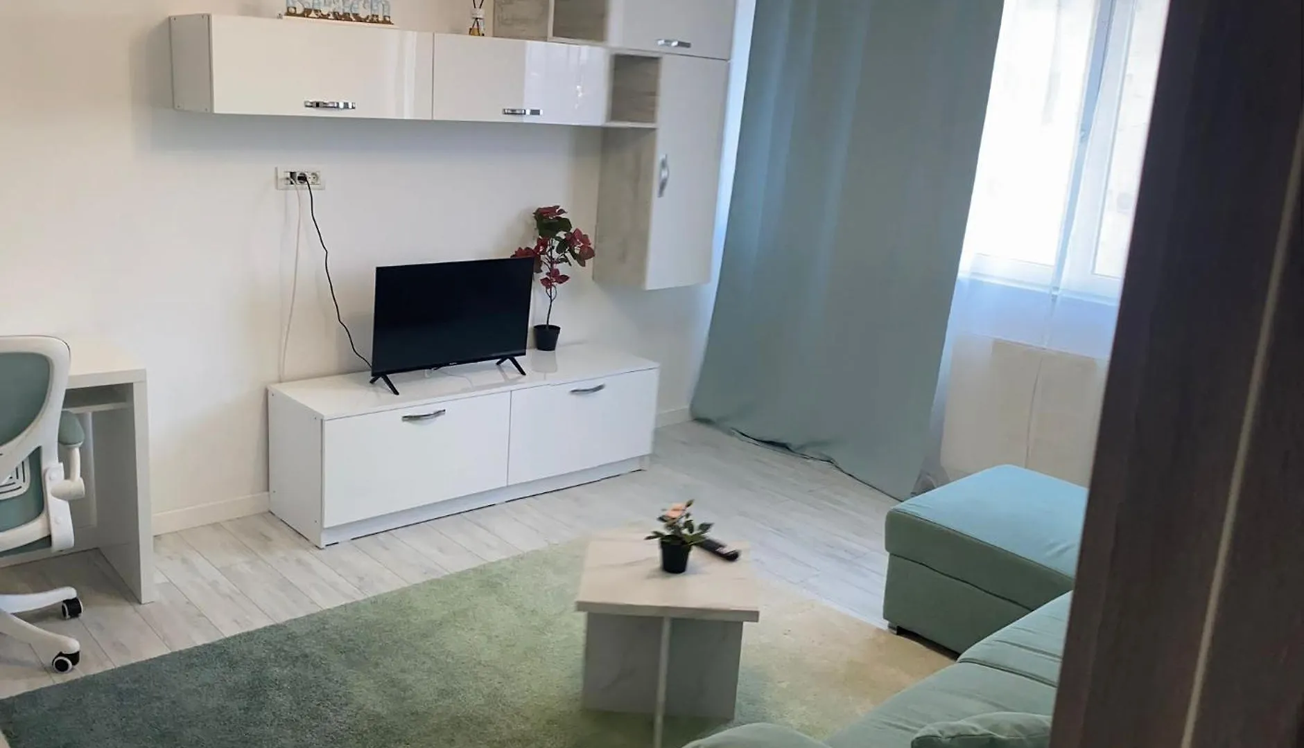 Downtown By The Sea- 2 Bdr Apartment ブカレスト